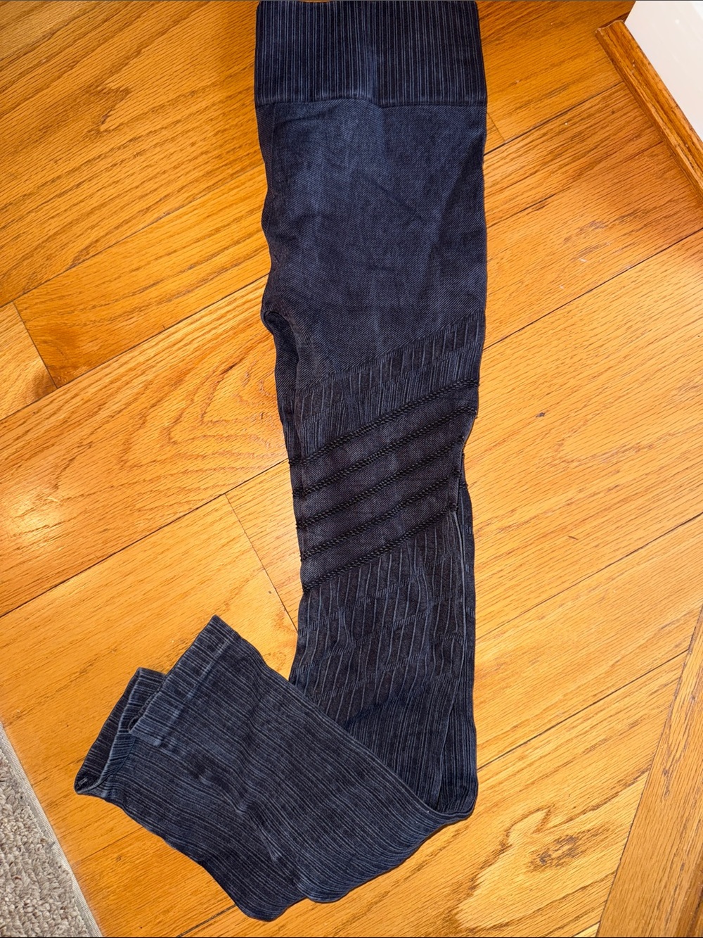 Nikibikini one size black washed leggings